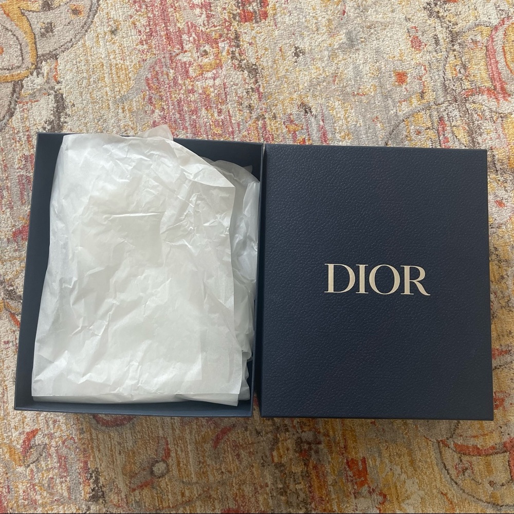 Dior box